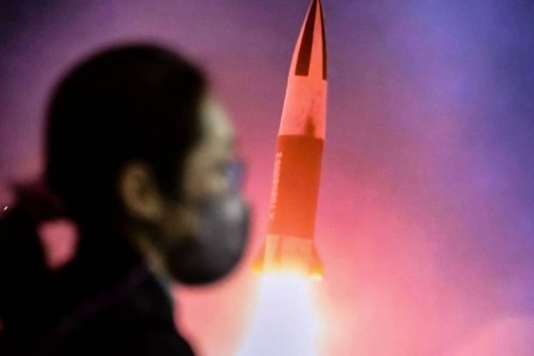 اليابان تستنكر إطلاق كوريا الشمالية لصاروخ