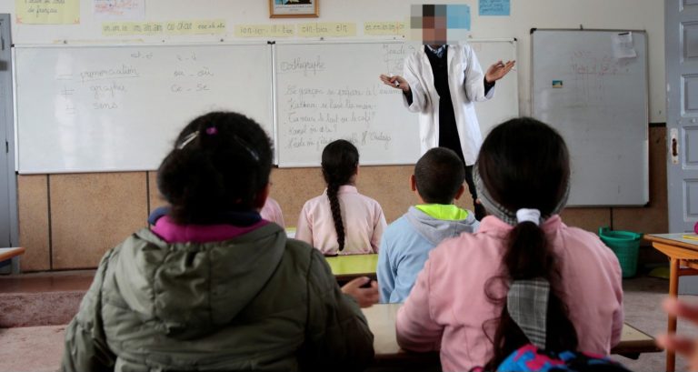 تدوينة في “فايسبوك” تتسبب في توقيف أستاذ بخنيفرة