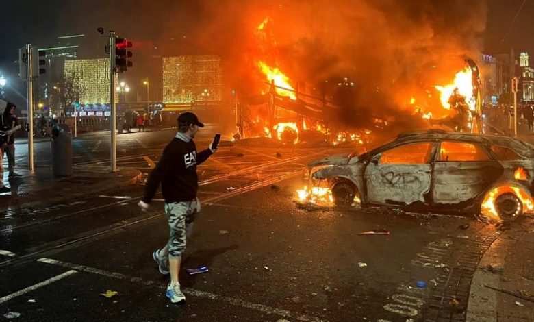 طعن أطفال يشعل مواجهات مع شرطة إيرلندا طعن أطفال يشعل مواجهات مع شرطة إيرلندا