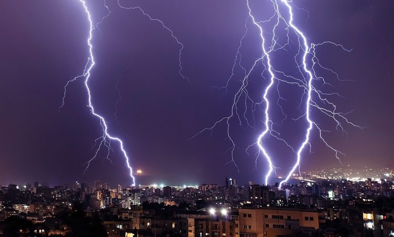 طقس الجمعة.. زخات رعدية ورياح قوية مرتقبة في هذه المناطق طقس الجمعة.. زخات رعدية ورياح قوية مرتقبة في هذه المناطق