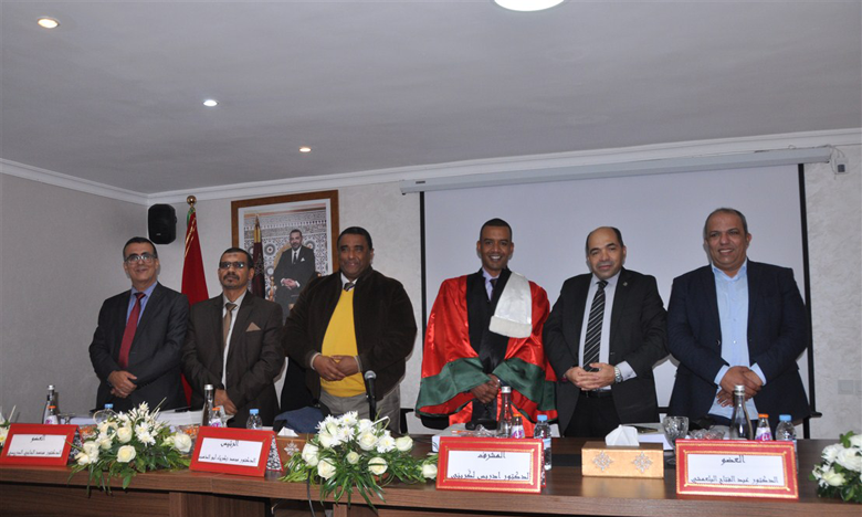 أطروحة تقارب الإشكالات الإنسانية والأمنية للهجرة غير النظامية واللجوء في المتوسط