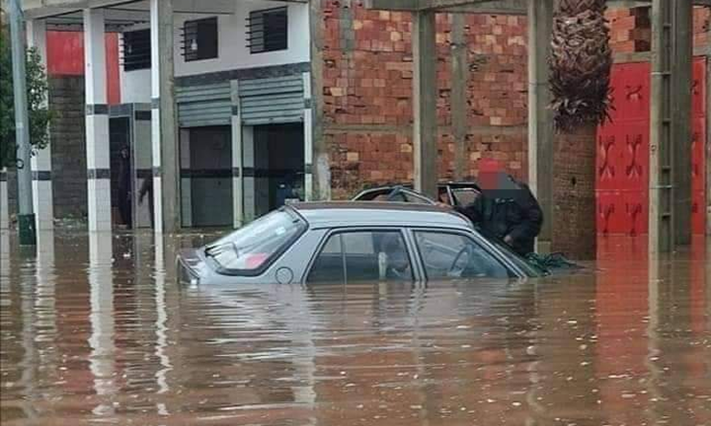 أمطار رعدية تغرق مركز جماعة والماس ..السيول غمرت المنازل وألحقت أضرارا بالمحاصيل الزراعية