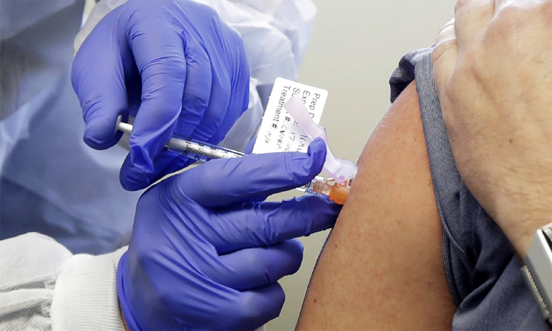 الأجانب المقيمين بمراكش يشيدون بمجانية وحسن تنظيم عملية التلقيح ضد فيروس كورونا