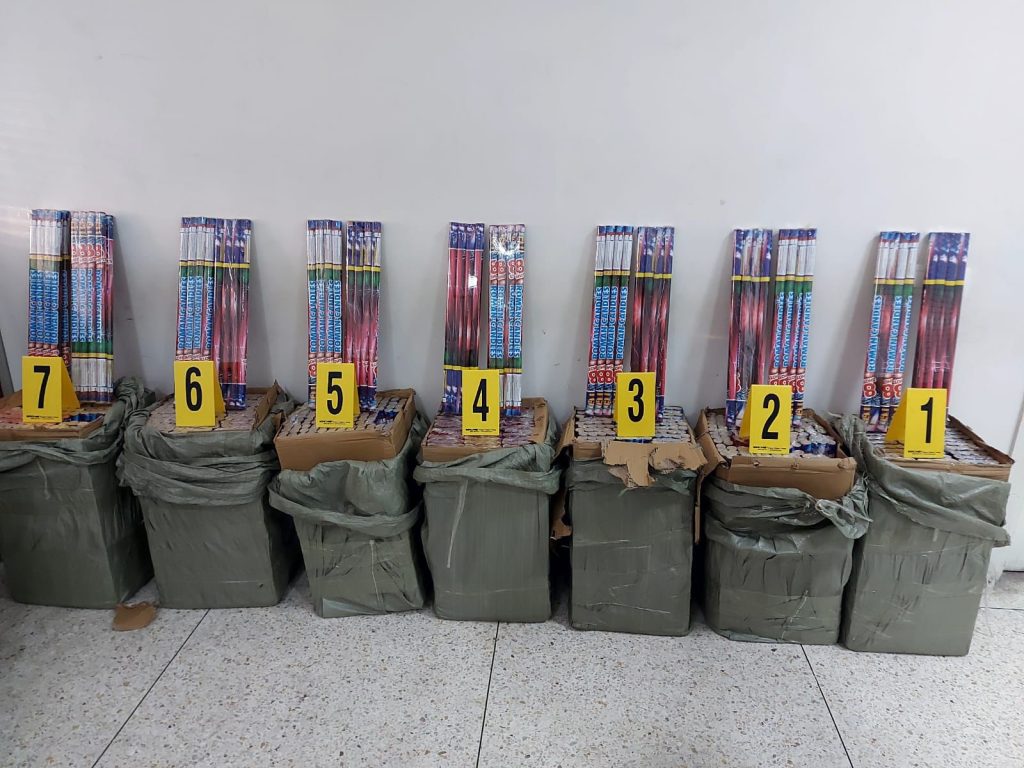 الدار البيضاء..حجز 2100 وحدة من المفرقعات والشهب النارية المهربة