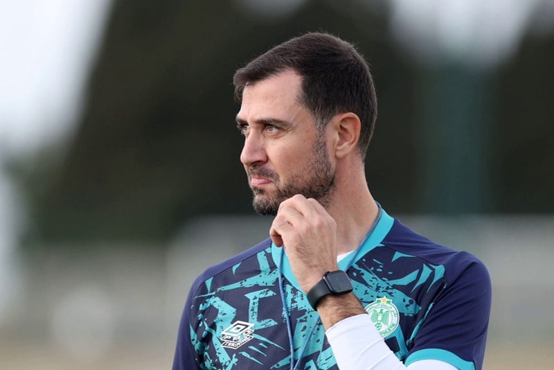 الرجاء الرياضي يحتج على العصبة الاحترافية الرجاء الرياضي يحتج على العصبة الاحترافية