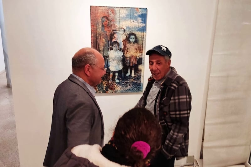 الفوتوغرافي جعفر عاقيل يوظف "بورتريهات عائلية" في سرد سيرة بصرية الفوتوغرافي جعفر عاقيل يوظف "بورتريهات عائلية" في سرد سيرة بصرية