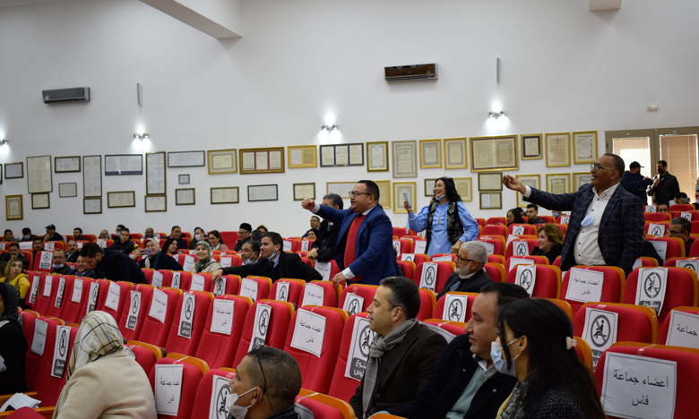 المجلس الجماعي لفاس .. المعارضة تنسحب والأمن الخاص يتدخل