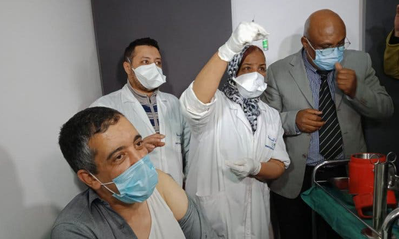 انطلاق عملية التلقيح ضد كوفيد 19 وفق معايير الأسبقية للفئات المستهدفة بعمالة مراكش