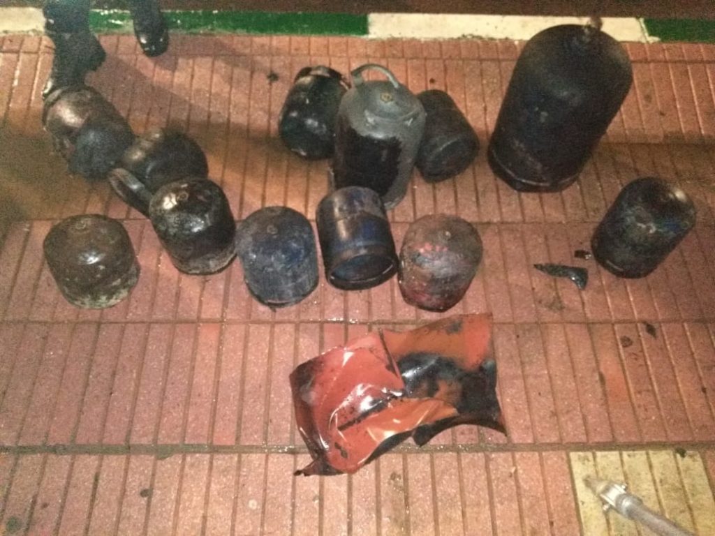 انفجار 3 قنينيات غاز.. الوقاية المدنية بزاكورة تجنب حي سكني من كارثة حقيقية انفجار 3 قنينيات غاز.. الوقاية المدنية بزاكورة تجنب حي سكني من كارثة حقيقية