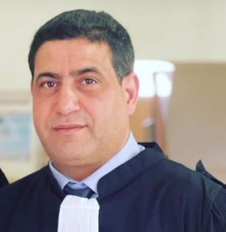 بعد توقيفه من هيئة الرباط.. المحامي الهيني يؤكد "لم أتوصل بالقرار ومازالت أزاول مهام الدفاع" بعد توقيفه من هيئة الرباط.. المحامي الهيني يؤكد "لم أتوصل بالقرار ومازالت أزاول مهام الدفاع"