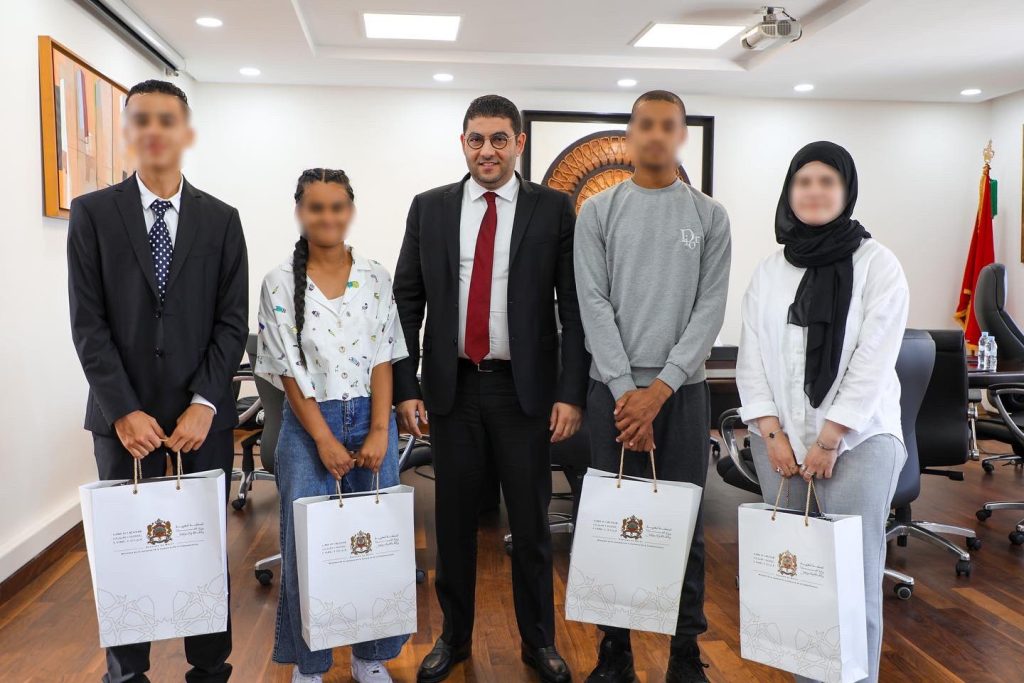 بنسعيد يستقبل تلاميذ مراكز حماية الطفولة المتفوقين في امتحانات الباكالوريا