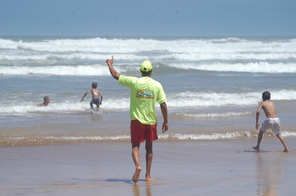 تجنيد 3315 منقذا لتعزيز الحراسة وتأمين الشواطئ خلال صيف 2022