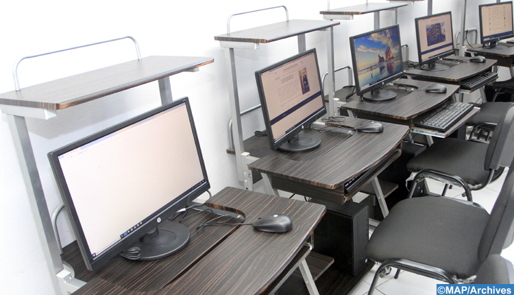 تجهيز 1950 مؤسسة في السلكين الإعدادي والتأهيلي بقاعات متعددة الوسائط