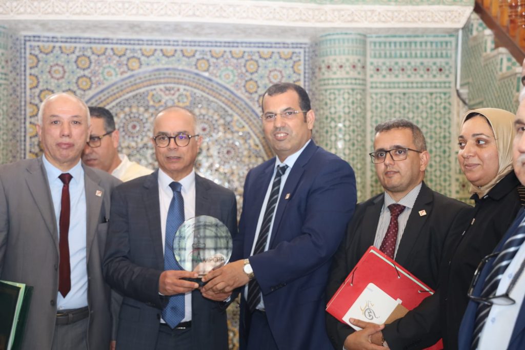 تعبئة وتعاون مشترك بين الوزارة ورؤساء مجالس العمالات والأقاليم لتطوير النقل المدرسي