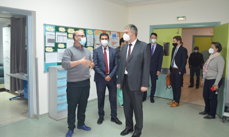 تعزيز التعاون الصحي بين المركز الاستشفائي الجامعي بمراكش وسفارة جمهورية التشيك بالرباط