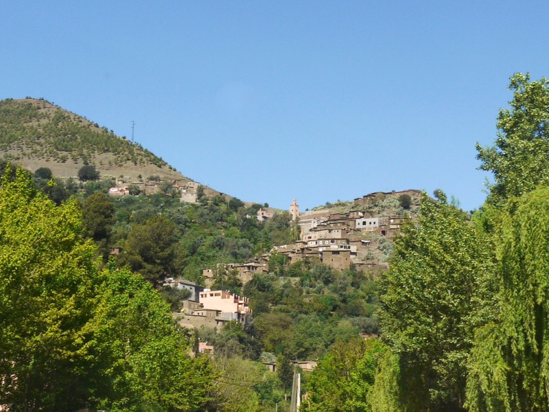 تغدوين أو "العوينة" ملجأ سياحي اشتهر بعيونه المائية ومناظره الطبيعية المتنوعة بإقليم الحوز