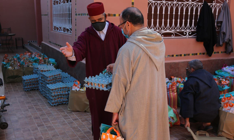 توزيع مساعدات غذائية للتخفيف من تداعيات فيروس كورونا على الأرامل والأسر المعوزة بمراكش