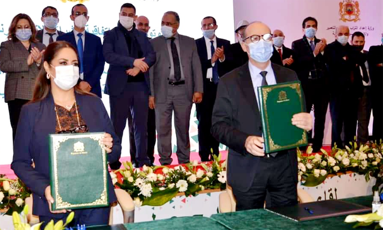 توقيع اتفاقيتين اجتماعيتين لفائدة موظفي وزارة إعداد التراب الوطني والتعمير وسياسية المدينة