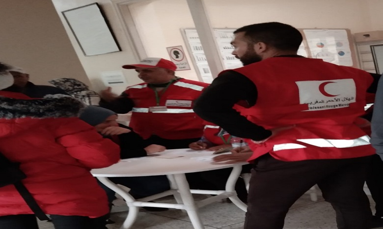 حادثة سير تازة.. مئات من المواطنين يتطوعون للتبرع بالدم