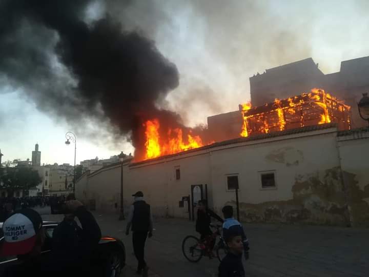 حريق مهول يأتي على جزء كبير من سوق "الرصيف" بالمدينة القديمة لفاس