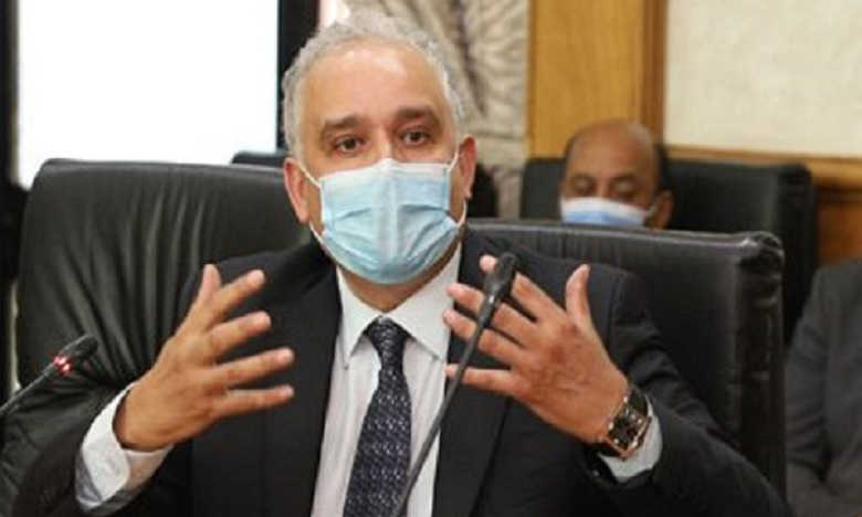 حمضي: تعليق المغرب للرحلات الجوية لـ 15 يوما مدة كافية لمعرفة هل اللقاحات المستعملة فعالة ضد المتحور "أوميكرون"