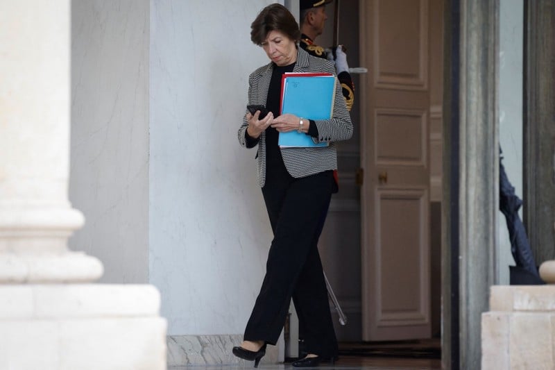 خلل تقني يشل طائرة وزيرة خارجية فرنسا خلل تقني يشل طائرة وزيرة خارجية فرنسا