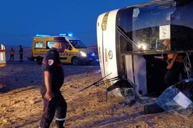 زاوية الشيخ: إصابات متفاوتة الخطورة في حادث انقلاب حافلة لنقل المسافرين زاوية الشيخ: إصابات متفاوتة الخطورة في حادث انقلاب حافلة لنقل المسافرين