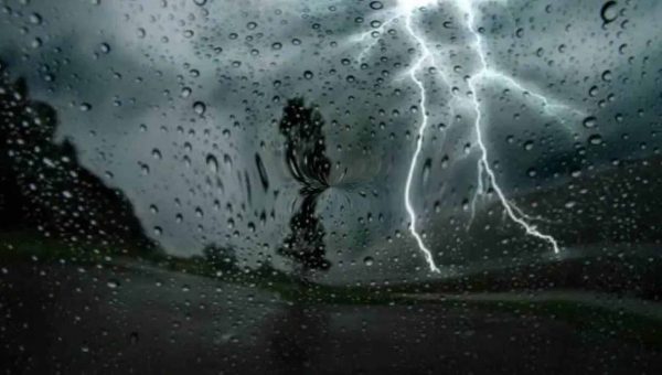 زخات رعدية محليا قوية اليوم الأربعاء بعدد من الأقاليم