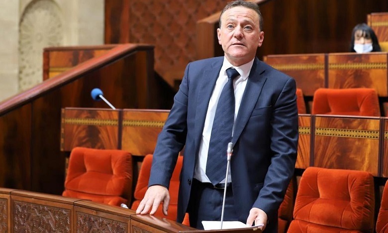 عبد الجليل يدعو أصحاب الضيعات والتعاونيات الفلاحية إلى احترام القوانين المعمول بها في مجال النقل عبد الجليل يدعو أصحاب الضيعات والتعاونيات الفلاحية إلى احترام القوانين المعمول بها في مجال النقل