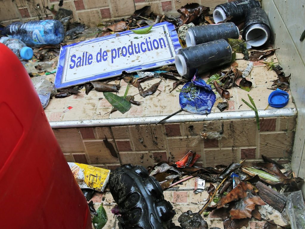 فاجعة: انتشال 24 جثة لعمال وحدة صناعية سرية للنسيج بطنجة أغرقتها الأمطار وعمليات البحث مستمرة