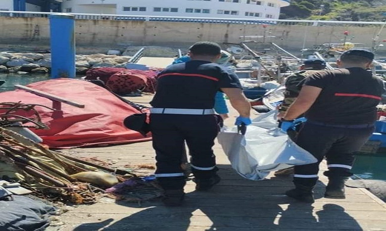 قارب للصيد التقليدي ينتشل جثة مجهولة الهوية بسواحل الحسيمة