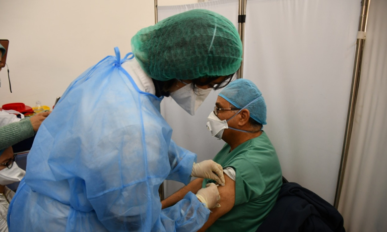 كوفيد -19: جمعية أنفو فاك تؤكد على محاربة الأخبار الزائفة لإنجاح حملة التلقيح