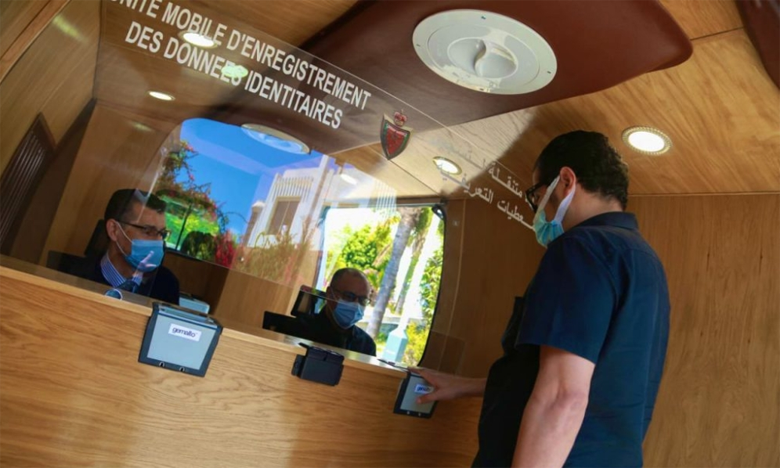 مديرية الأمن تشرع في العمل بالفرق المتنقلة لإنجاز بطاقة التعريف الوطنية الإلكترونية