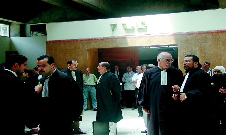 مستجدات مشروع قانون مالية 2023 .. المحامون ملزمون بالأداء المسبق للضريبة داخل المحاكم