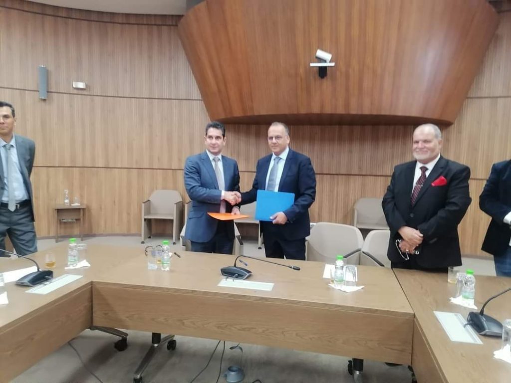 مستوردو قطع الغيار المستعمل يوقعون اتفاقا مع إدارة الجمارك لإنهاء معاناتهم مع مشاكل التعشير