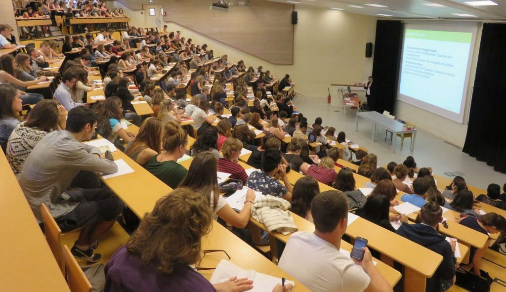 ميراوي: جميع الإجازات ستتغير خلال الدخول الجامعي المقبل ميراوي: جميع الإجازات ستتغير خلال الدخول الجامعي المقبل