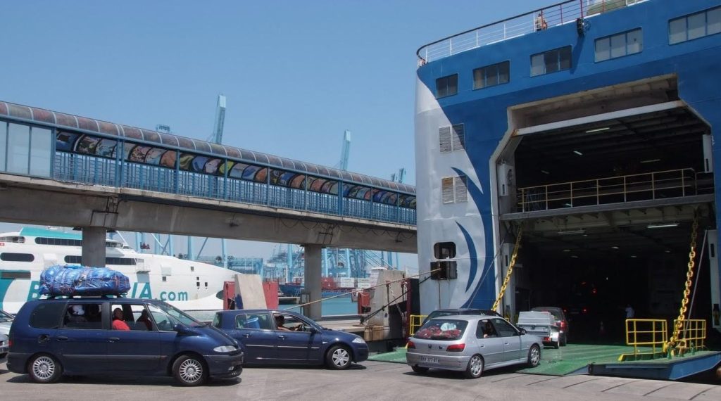 ميناء طنجة المتوسط .. مراقبة دقيقة ورصد متواصل لمنع تسرب حشرة بق الفراش