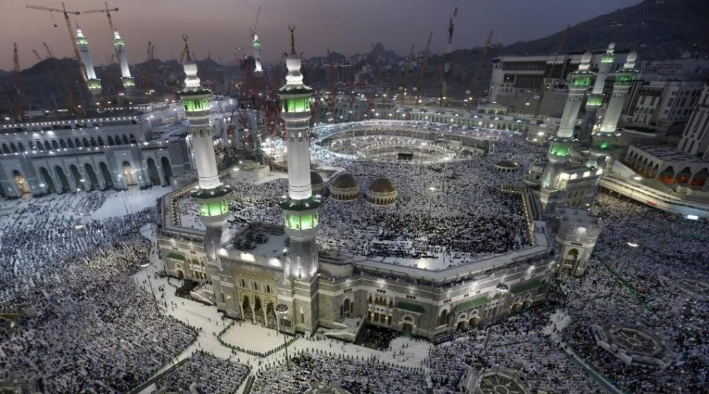 نائب وزير الحج والعمرة السعودي يوقع مع وفد المملكة المغربية اتفاقية ترتيبات موسم حج 1444 هـ