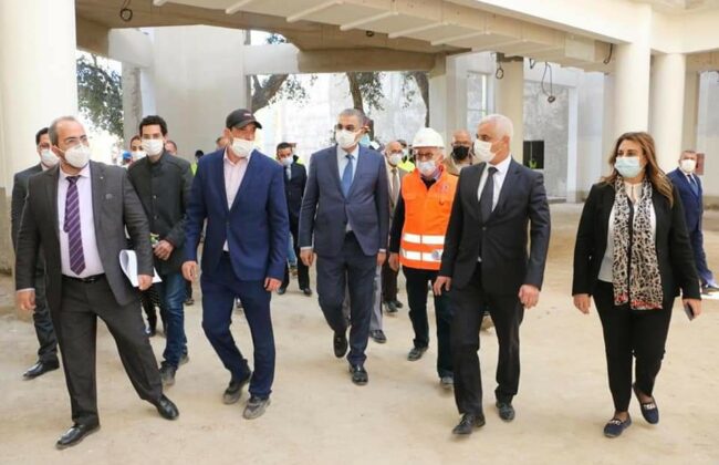 آيت الطالب يتفقد سير أشغال بناء المستشفى الإقليمي بطرفاية