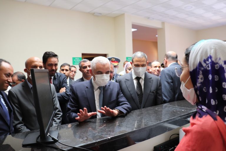 آيت الطالب يتفقد عددا من المشاريع الصحية بالعيون