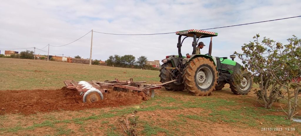 أثمان خدمات الحرث للهكتار الواحد ما بين 300 و400 درهم خلال الموسم الفلاحي الحالي