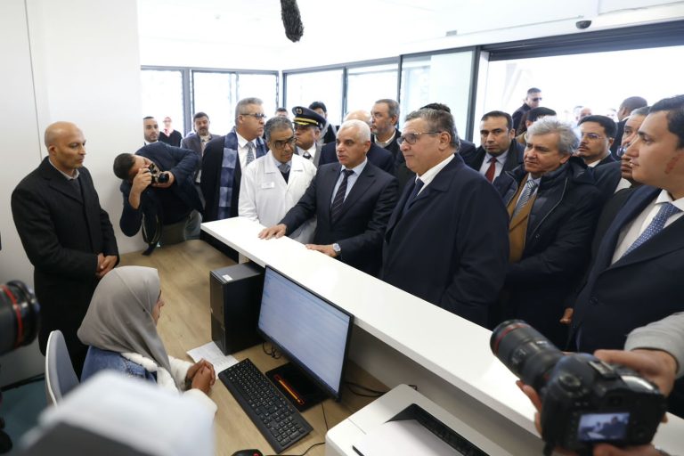 أخنوش يقوم بزيارة ثلاثة مراكز صحية من بين 1.400 مركز تتم إعادة تأهيلها