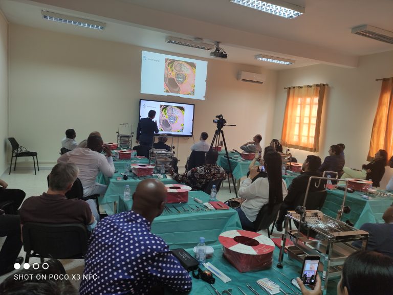 أيام طبية بكلية الطب والصيدلة بمراكش لمقاربة التخصصات الجراحية في الطب