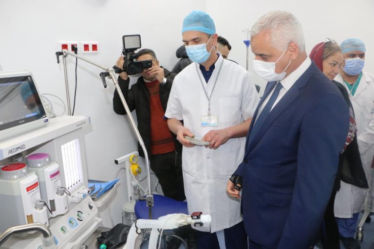 أيت الطالب يعطي إنطلاقة خدمات قطب الأم والطفل الجديد بالمركز الاستشفائي ابن باجة بتازة