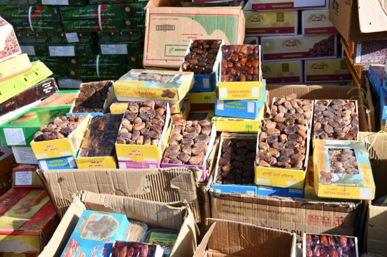 ارتفاع أثمان التمور قبل حلول رمضان وضعف الإقبال على اقتنائها