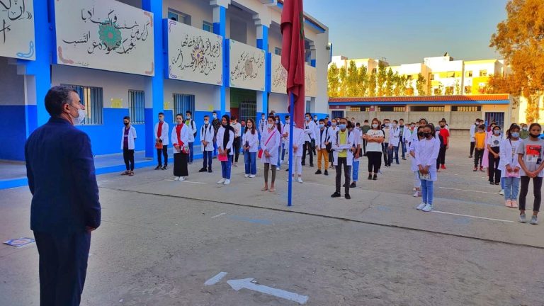 الامتناع عن تسليم النقاط يؤجج الصراع وكونفدراليو التعليم ينددون بإجراء توقيف الأجرة