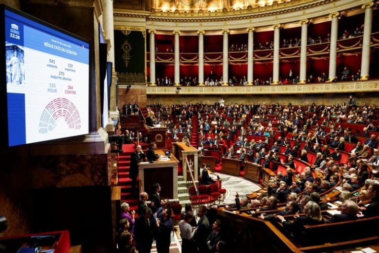 البرلمان الفرنسي يقرّ مشروع قانون الهجرة