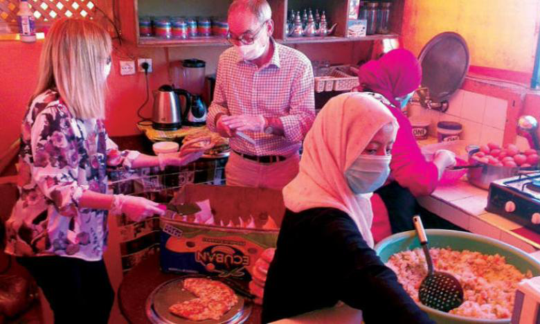 الجالية البريطانية تنخرط في مبادرة خيرية تضامنية بالمدينة العتيقة لمراكش