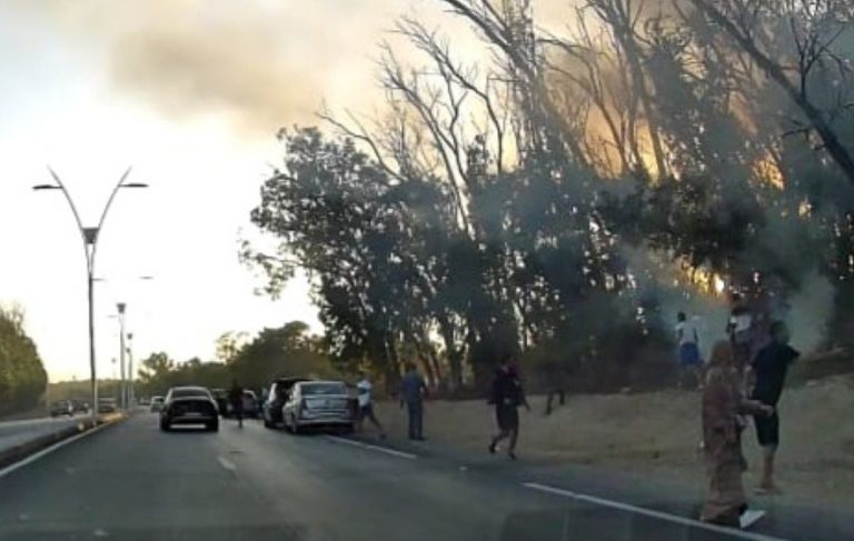 الجديدة: مواطنون يساهمون في إخماد حريق كاد أن يمتد إلى وسط غابة الحوزية