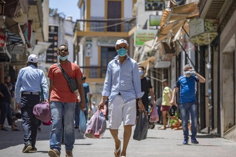 الحج والصيف والسفر للخارج عوامل ساهمت في إقبال طفيف على الجرعة الثالثة ضد كوفيد